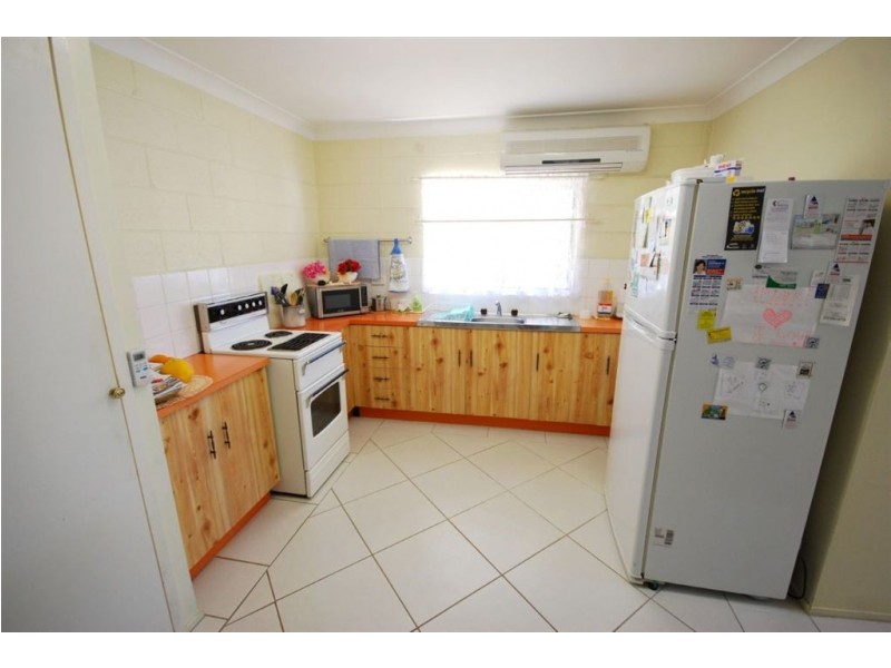 2/32 Cahill Street, Kawana QLD 4701