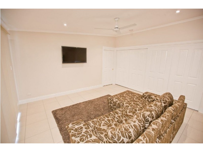 27 Glencoe Street, The Range QLD 4700