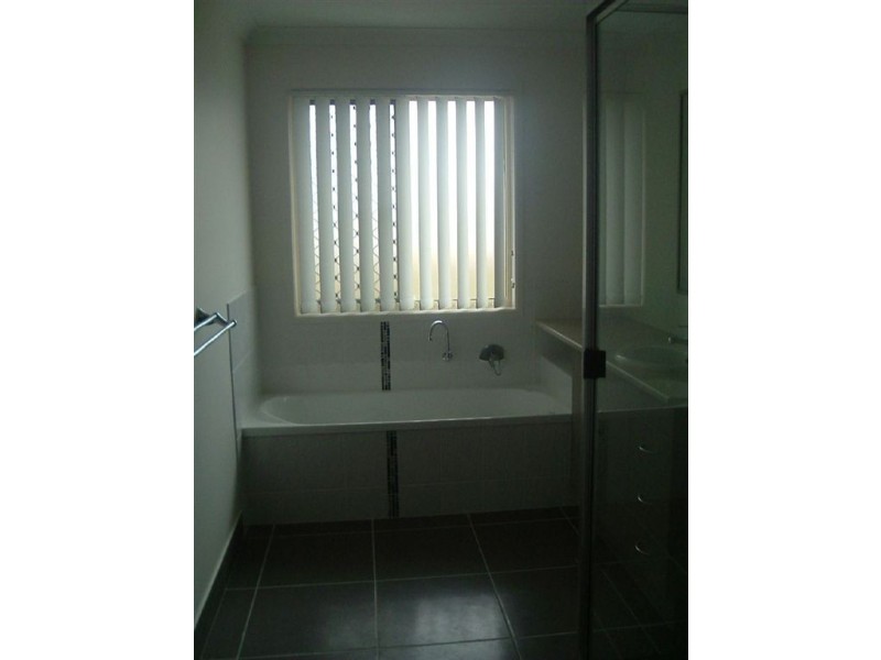 8 Doongarra, Gracemere QLD 4702