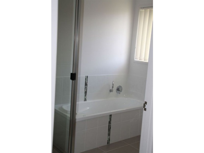 19 Tawarra Crescent, Gracemere QLD 4702