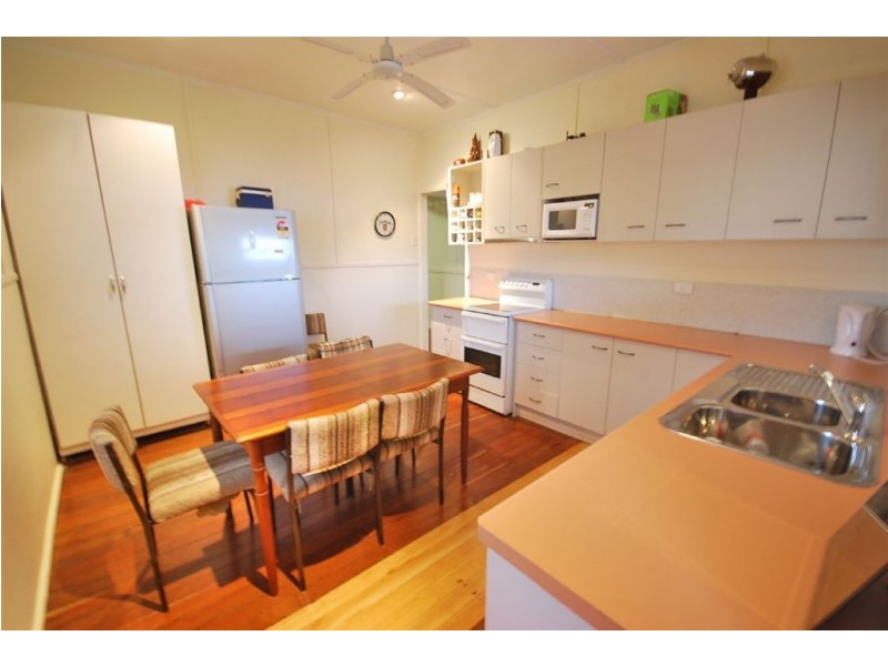 126 Earl Street, Berserker QLD 4701