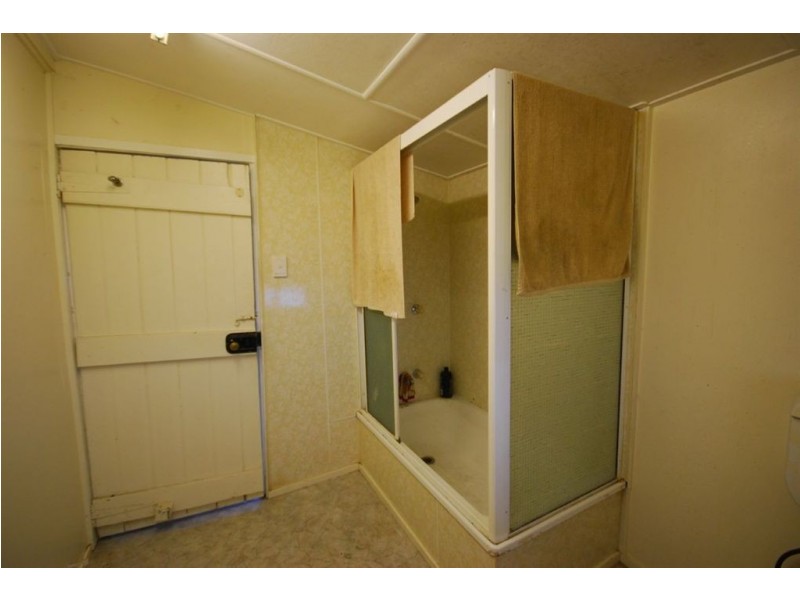 1 Alick Street, Park Avenue QLD 4701