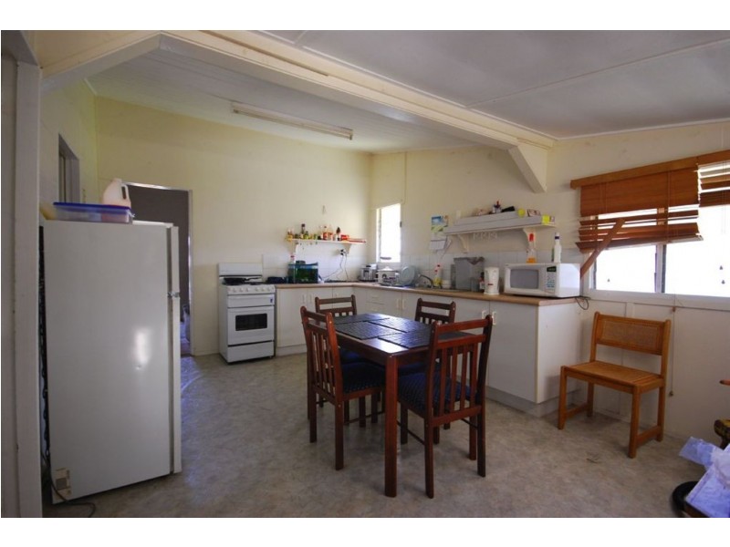 1 Alick Street, Park Avenue QLD 4701