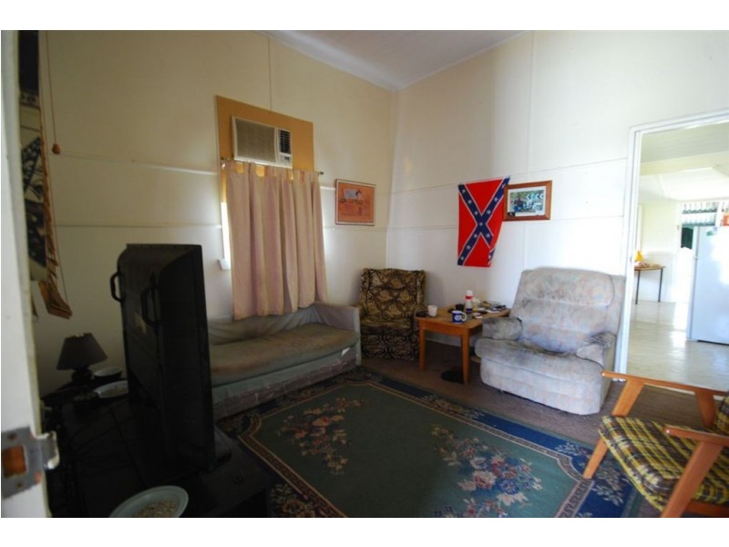 1 Alick Street, Park Avenue QLD 4701