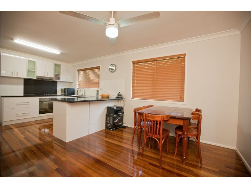 9 Barfoot Street, Kawana QLD 4701