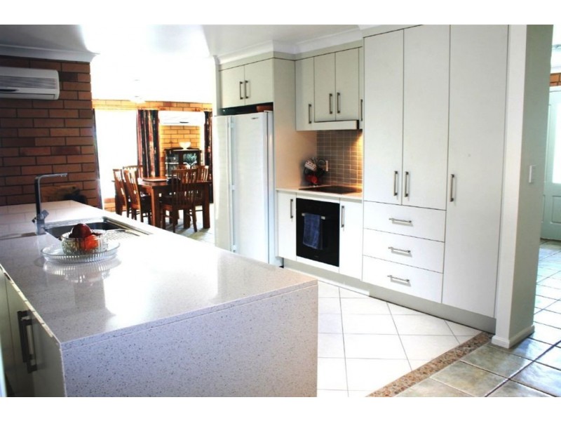 10 Samuel Crescent, Parkhurst QLD 4702