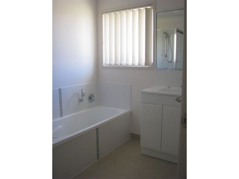 11 Chatterton Boulevard, Gracemere QLD 4702