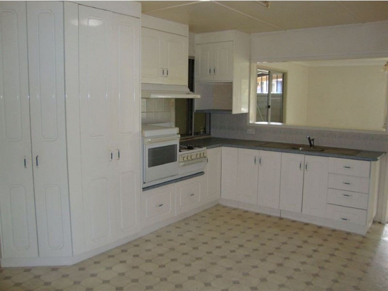 14 Bernard Street, Berserker QLD 4701