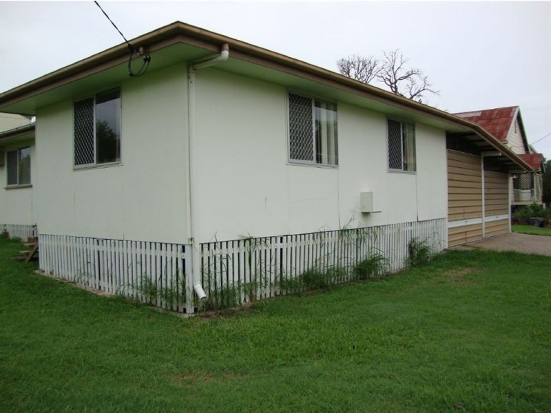 14 Bernard Street, Berserker QLD 4701