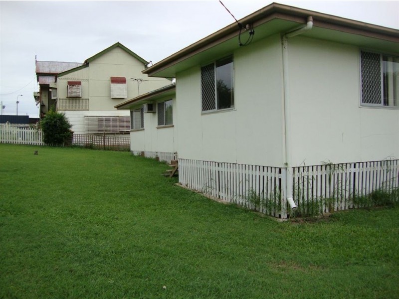 14 Bernard Street, Berserker QLD 4701