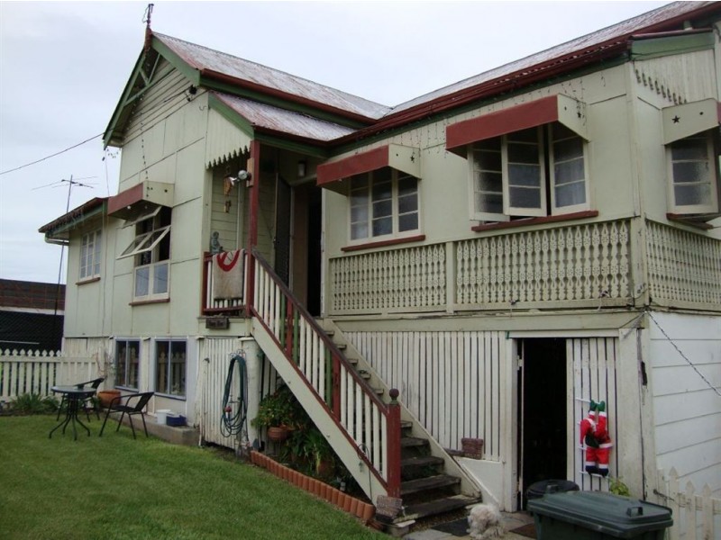 16 Bernard Street, Berserker QLD 4701