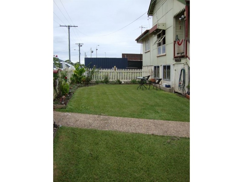 16 Bernard Street, Berserker QLD 4701