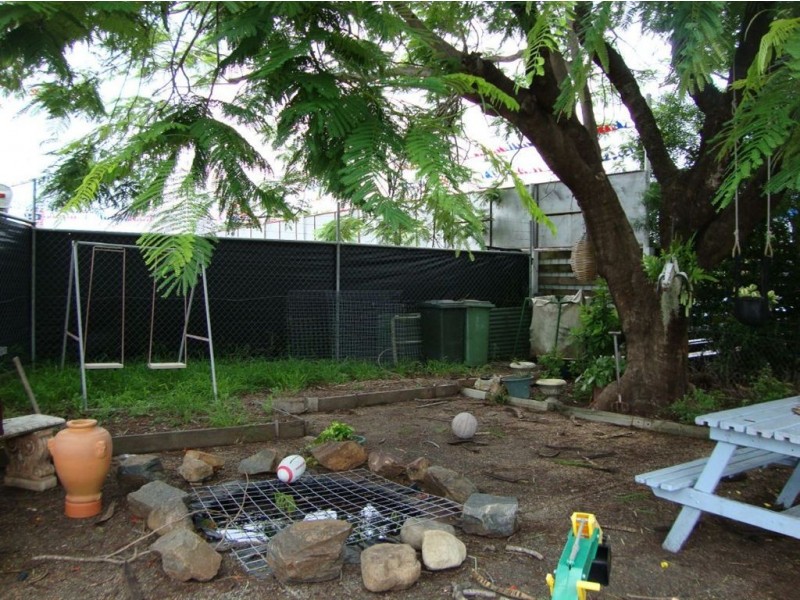 16 Bernard Street, Berserker QLD 4701