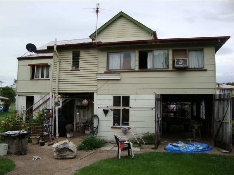 16 Bernard Street, Berserker QLD 4701