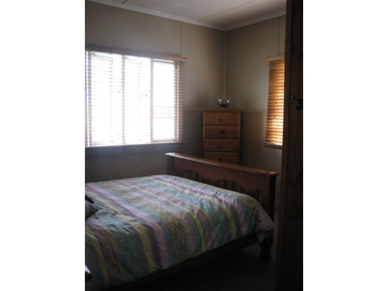 32 Underwood Street, Park Avenue QLD 4701