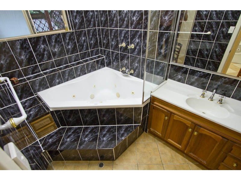 13 Zimitat Street, Gracemere QLD 4702