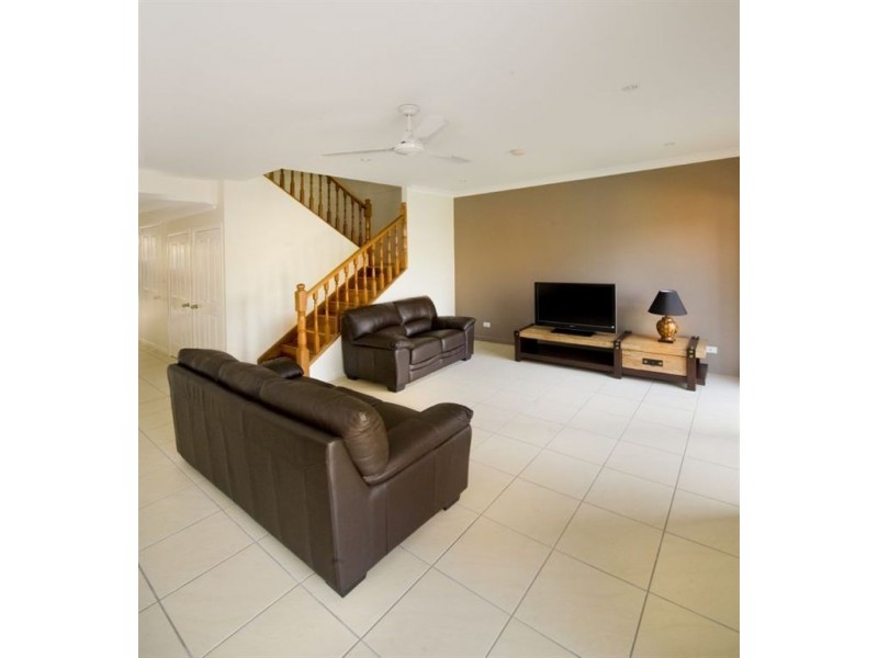 2/200 Denham, Allenstown QLD 4700