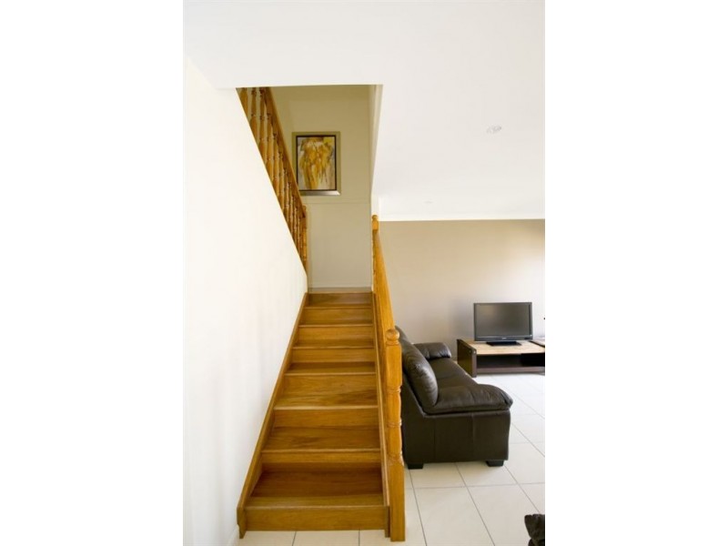 2/200 Denham, Allenstown QLD 4700