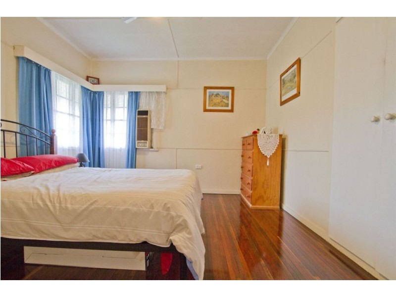 205 Berserker, Berserker QLD 4701