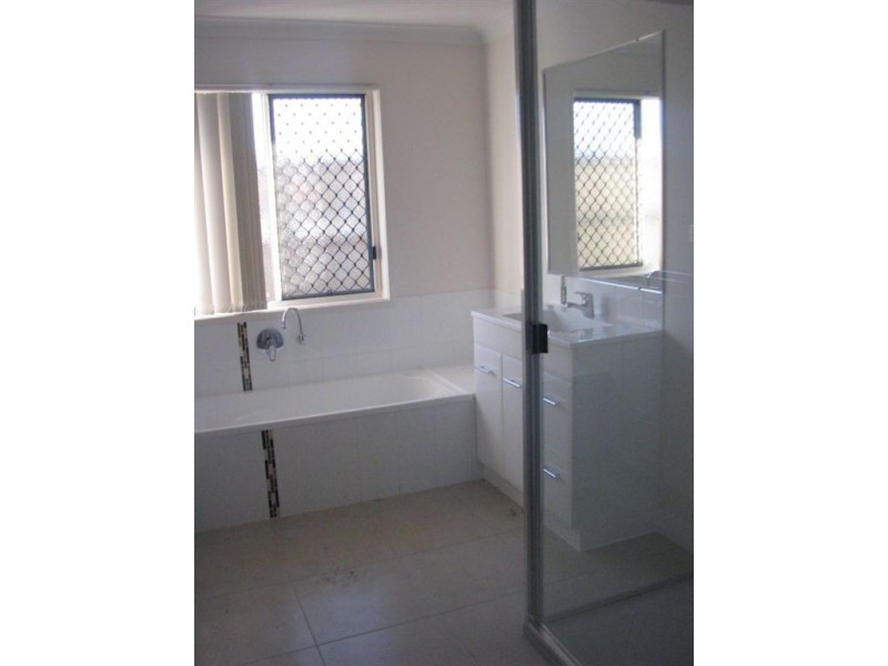 21 Tawarra Crescent, Gracemere QLD 4702