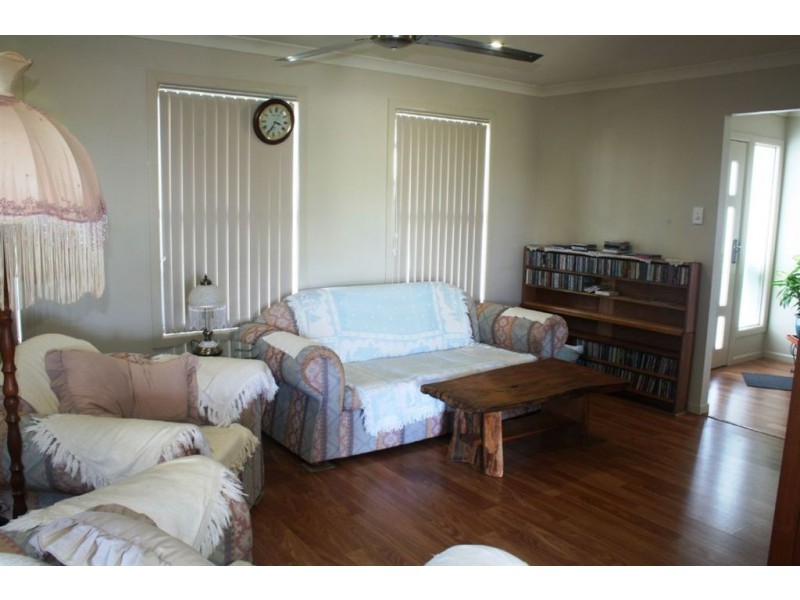 12 Maree Crescent, Gracemere QLD 4702