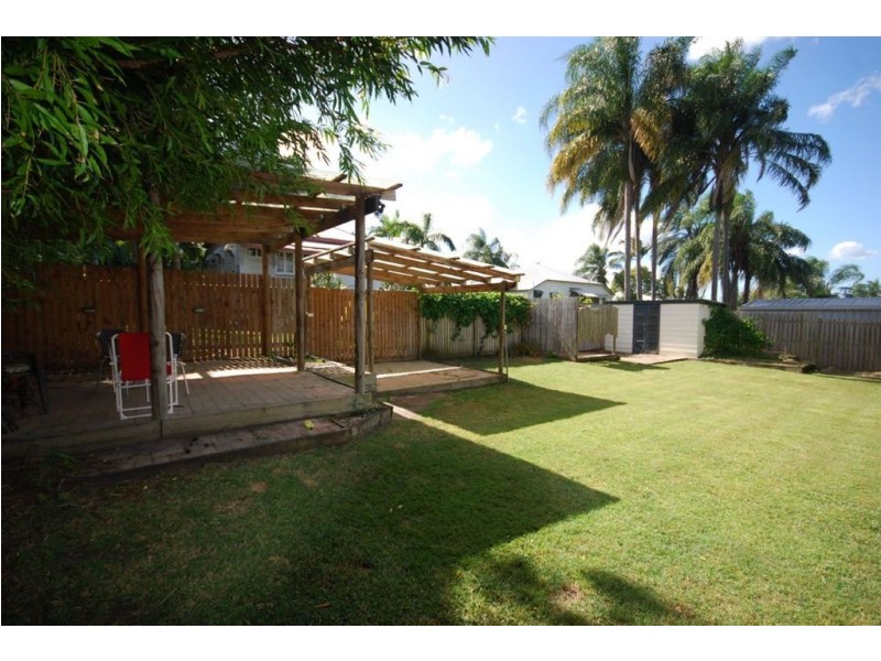 10 Wakefield Street, Allenstown QLD 4700