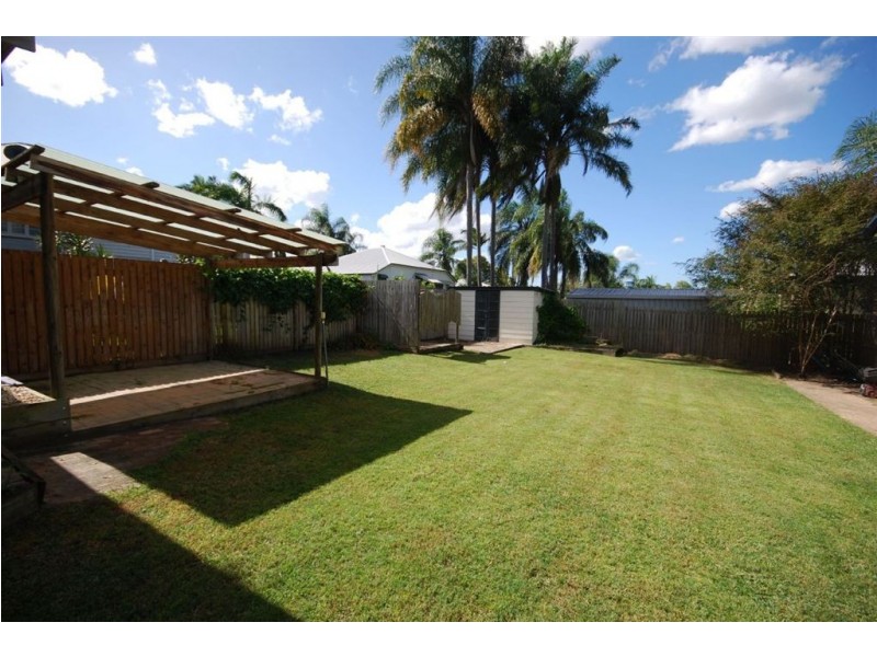 10 Wakefield Street, Allenstown QLD 4700