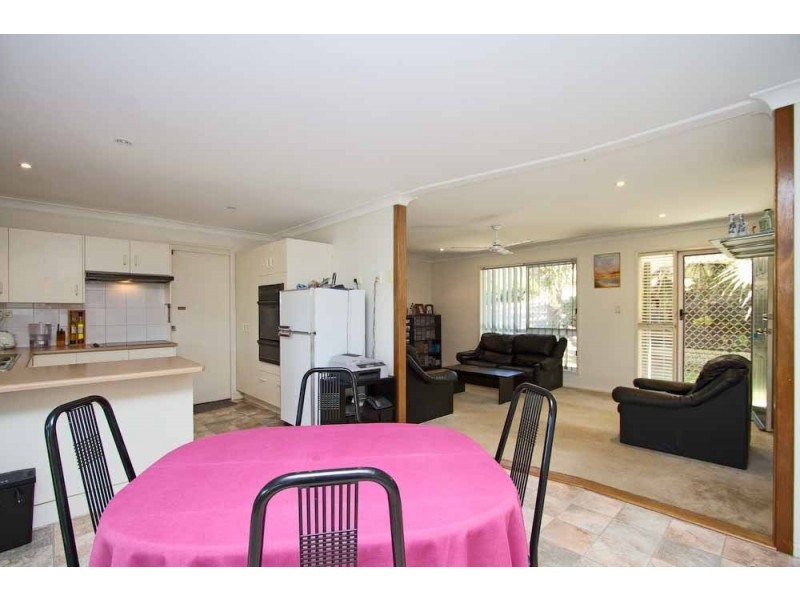 26 Hutcheon Street, Kawana QLD 4701