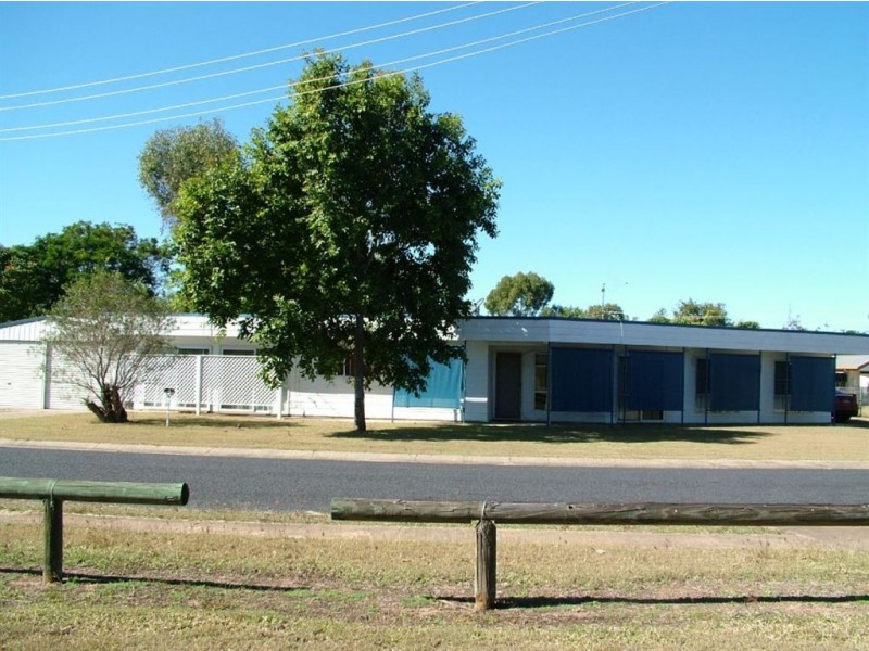 2 Tulloch Street, Middlemount QLD 4746
