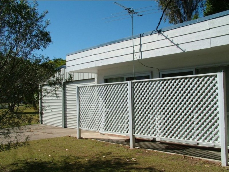 2 Tulloch Street, Middlemount QLD 4746
