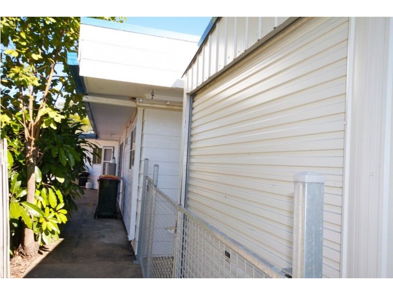 2 Tulloch Street, Middlemount QLD 4746