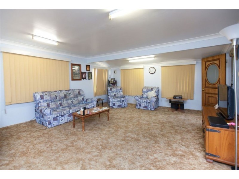 12 Crick Street, Kawana QLD 4701