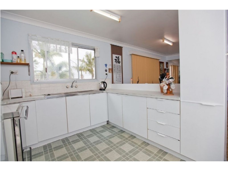12 Crick Street, Kawana QLD 4701