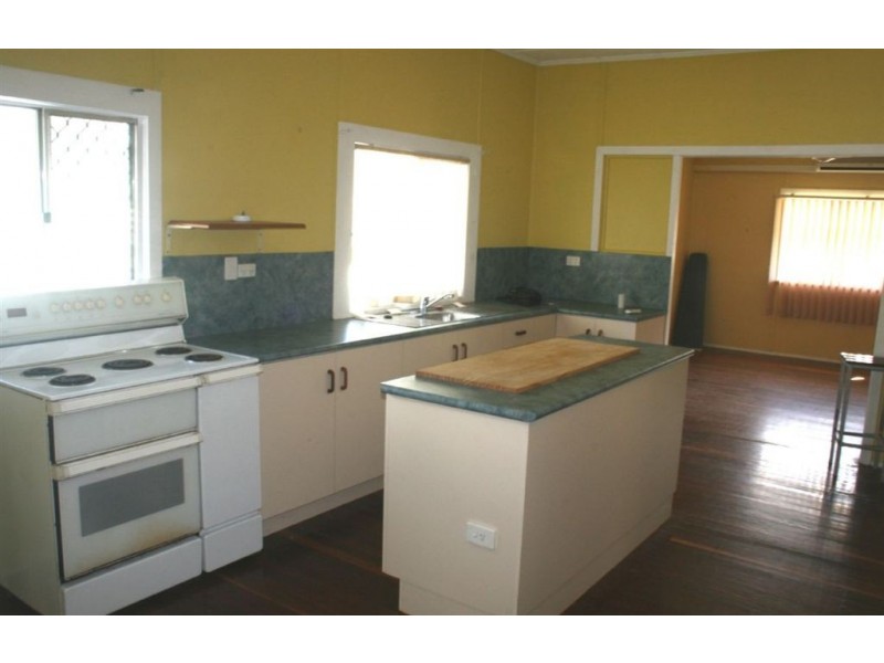 94 Bremner Street, Berserker QLD 4701