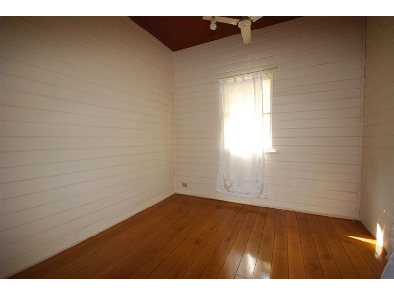 39 West Street, The Range QLD 4700