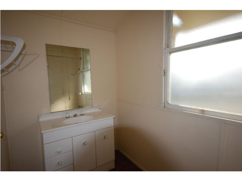 39 West Street, The Range QLD 4700