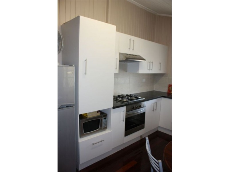 2/92 Princess St, Berserker QLD 4701