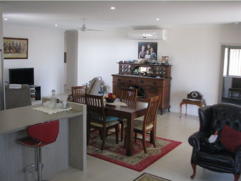 25 Tawarra Crescent, Gracemere QLD 4702