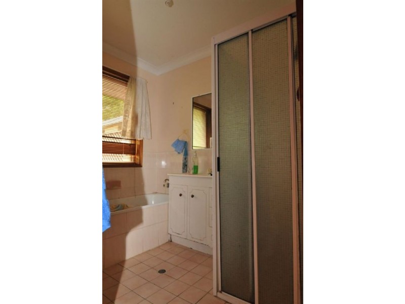 16 Brosnan Crescent, Parkhurst QLD 4702