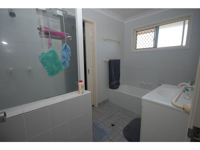 4 Casuarina Court, Kawana QLD 4701