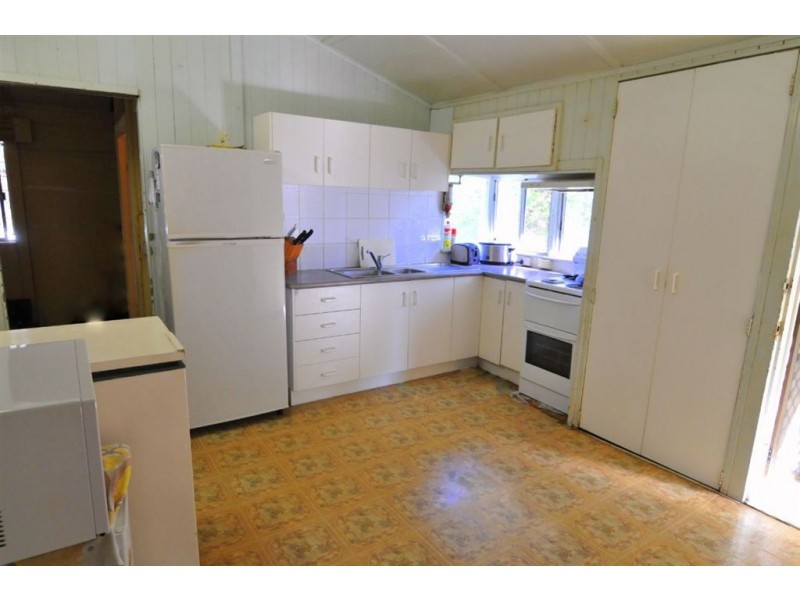 72 Armstrong Street, Berserker QLD 4701