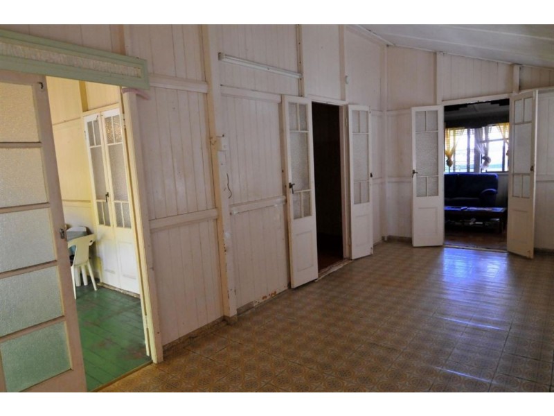 72 Armstrong Street, Berserker QLD 4701