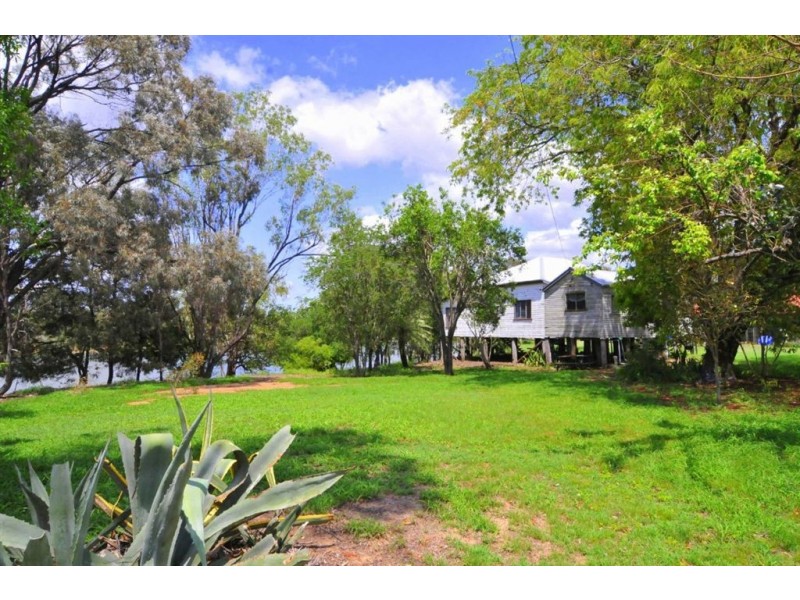 2a Main Street, Park Avenue QLD 4701