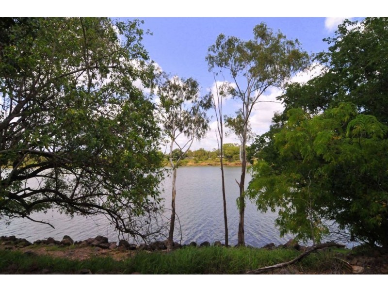 2a Main Street, Park Avenue QLD 4701