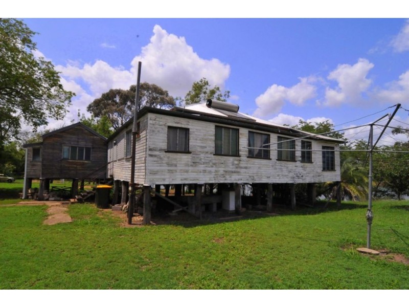 2a Main Street, Park Avenue QLD 4701