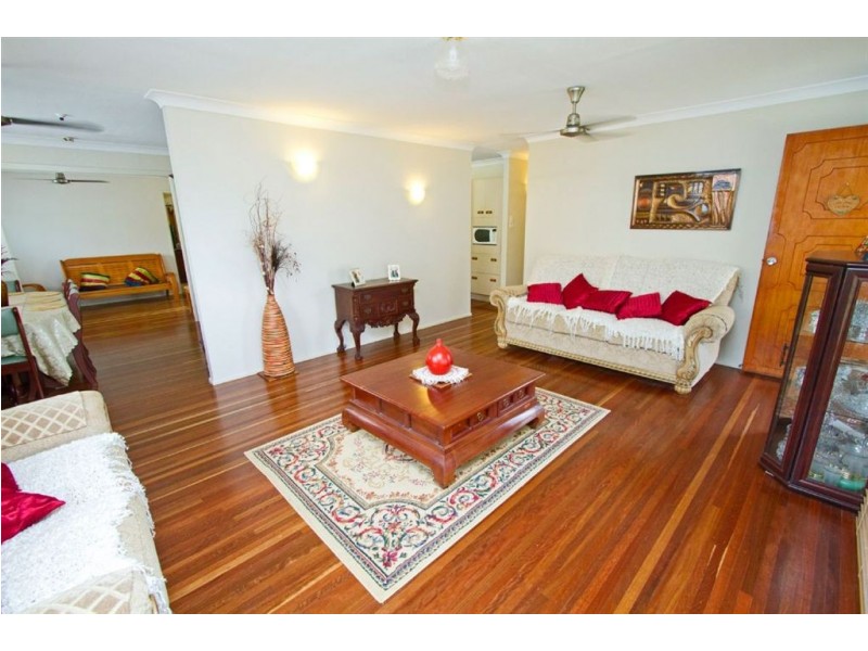 58 Gray Street, Park Avenue QLD 4701