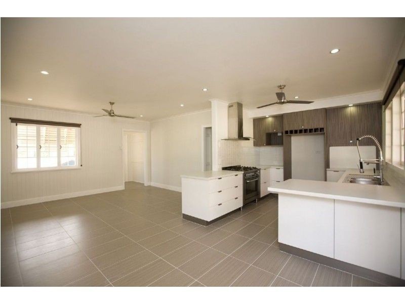 27 Eton Street, West Rockhampton QLD 4700