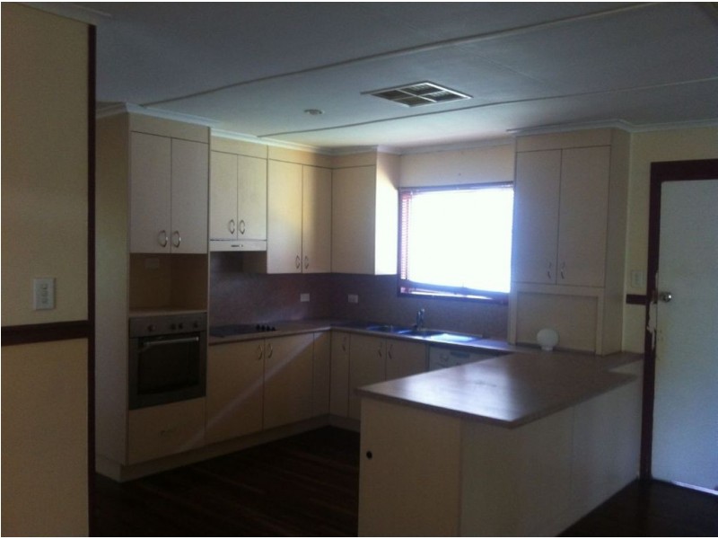 99 Lakes Creek Road, Berserker QLD 4701