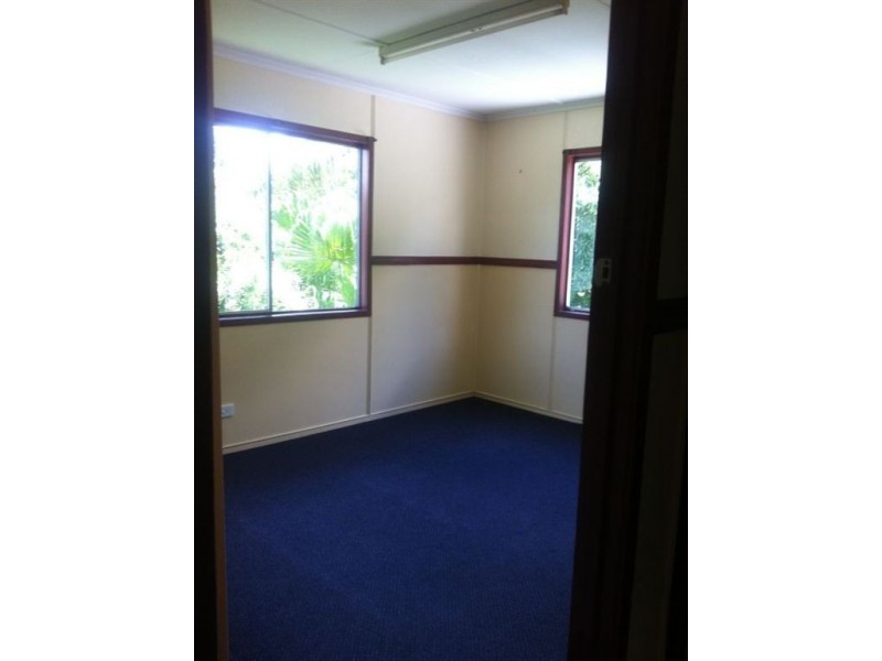 99 Lakes Creek Road, Berserker QLD 4701