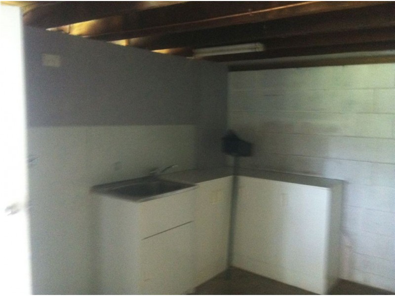 99 Lakes Creek Road, Berserker QLD 4701